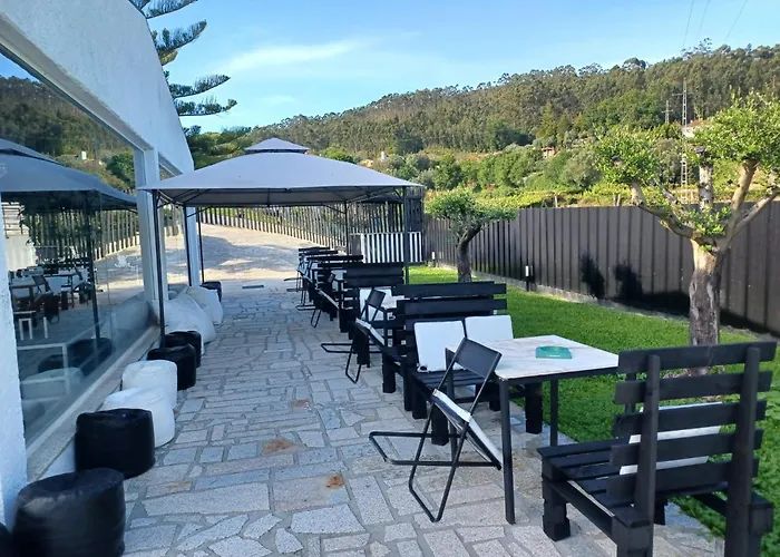 Leonchic - Guest House Com Piscina De Agua Salgada